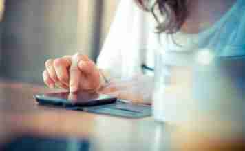 MINDFUL SOCIAL MEDIA